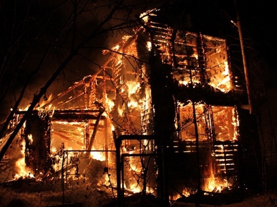 Горючий случай: как калужская семья потеряла на пожаре дом