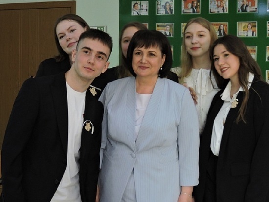 Последний звонок прозвучал для выпускников учебных заведений Кировской области