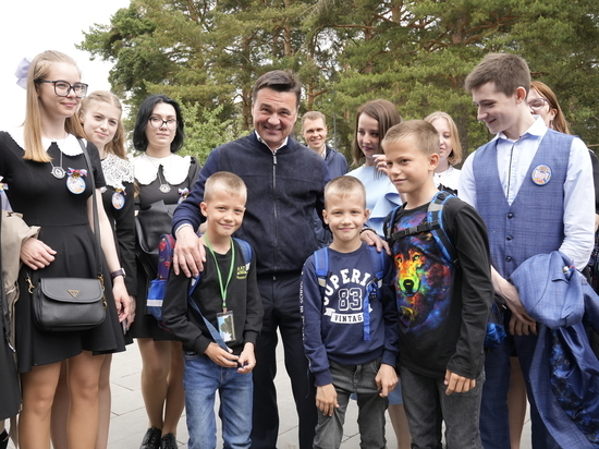 Андрей Воробьев поздравил выпускников Подмосковья с последним звонком