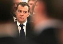 Британцы одобряют высказывания Медведева о возможности ядерной войны. Так, в комментариях к статье британской газеты Daily Mail читатели поддержали зампредседателя Совета безопасности России Дмитрия Медведева, который предупредил о риске ядерного апокалипсиса в связи с передачей Украине вооружения, включая истребители.
