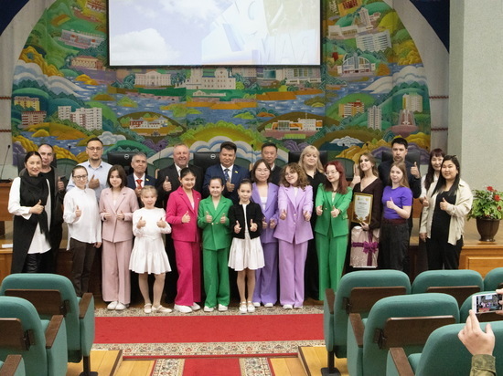 В горсовете Улан-Удэ наградили победителей онлайн-конкурса ко Дню Победы
