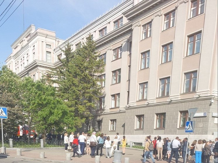 Пожар в здании управления РЖД потушили в Хабаровске