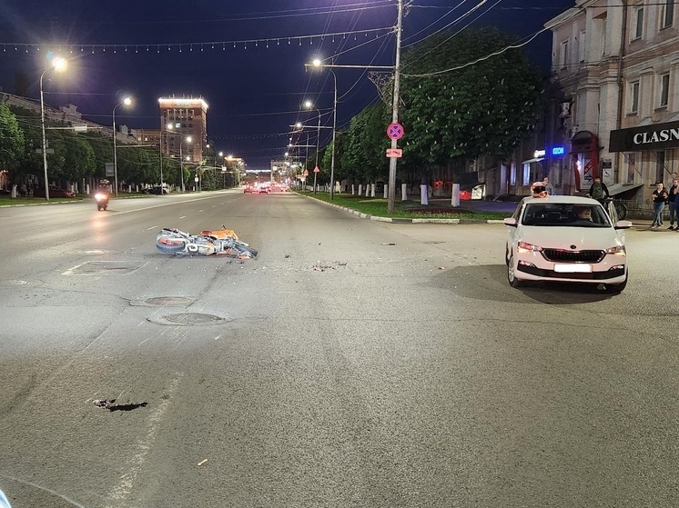 На Первомайском проспекте в Рязани водитель Skoda сбила мотоциклиста