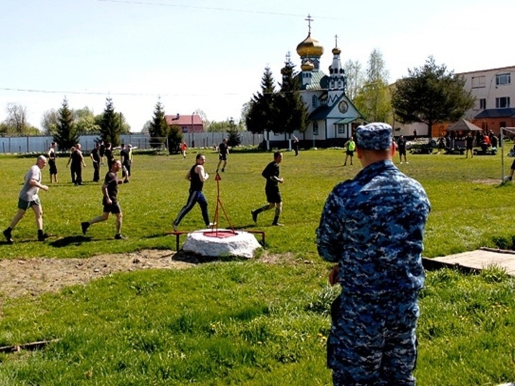 В Тверской области больше 100 осужденных бегали и перетягивали канат