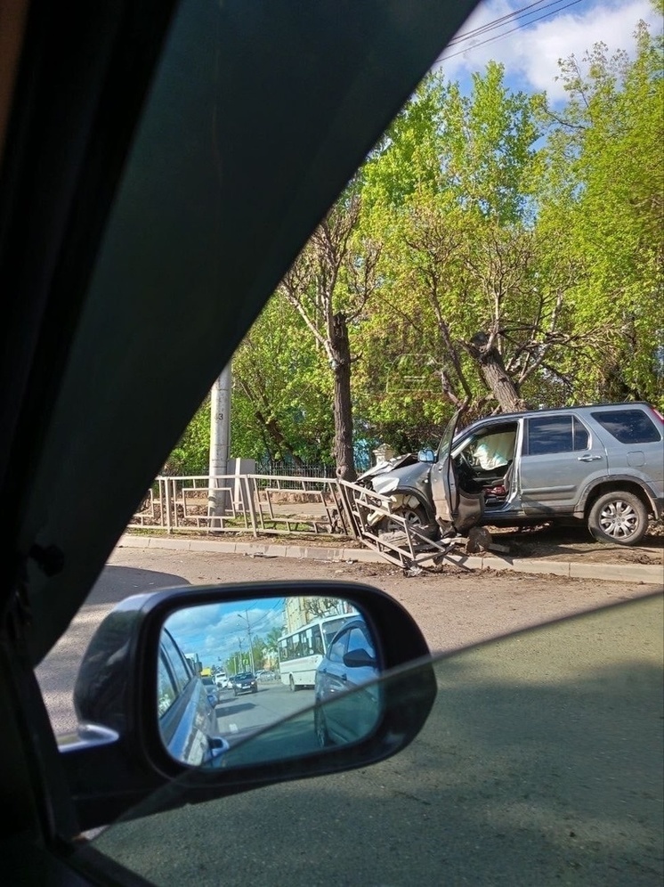 В Красноярске умерший за рулём 78-летний водитель совершил ДТП