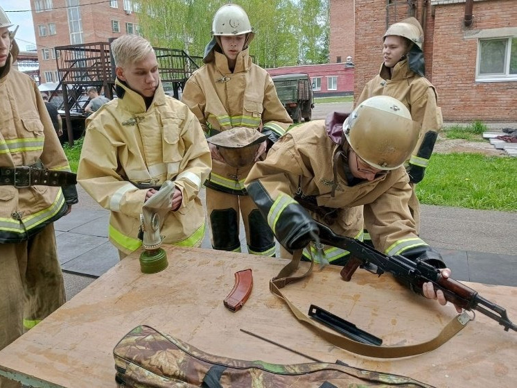 Школьники Глазова приняли участие в пожарном многоборье