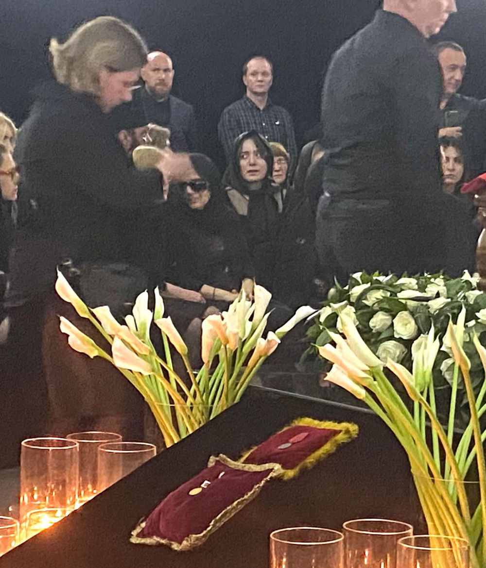 Причина смерти петра кучеренко мужа дианы. Кадры похорон Петра Кучеренко. Кадры с похорон Петра Кучеренко фото.