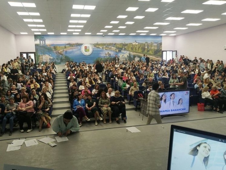 Выпускникам медвузов России рассказали о перспективах работы в Заполярье