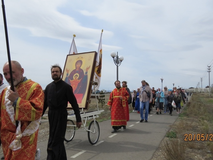 В столице Тувы прошел Крестный ход  с иконой Богородицы "Неупиваемая Чаша"