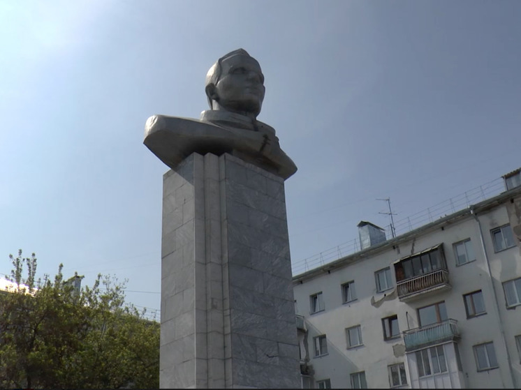 Бюст Юрия Гагарина отремонтируют в Кемерове