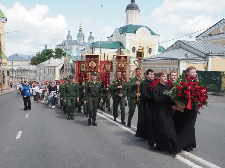 В Смоленске в день Кирилла и Мефодия прошел традиционный Крестных ход