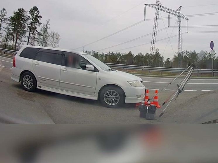 Водитель из Ангарска попал под уголовное дело, сбив мобильную камеру видеофиксации
