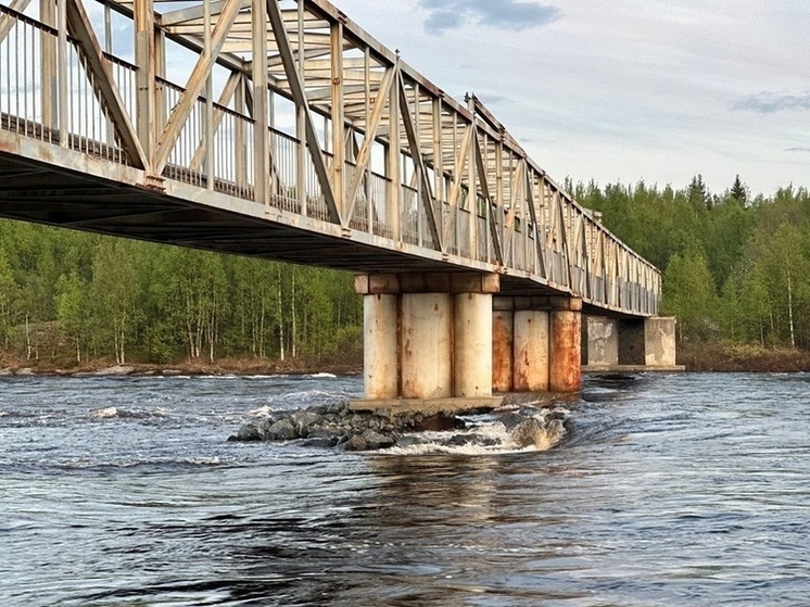 В Кемском районе закрыли мост через реку
