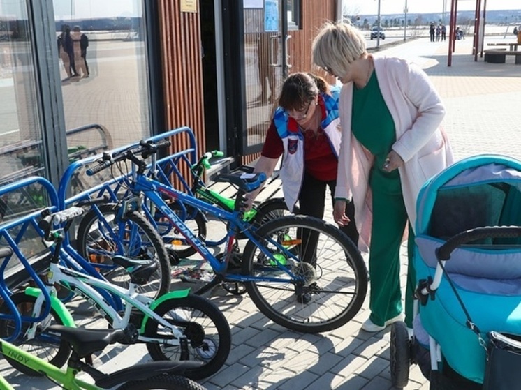 В Надыме для детей участников спецоперации организовали бесплатный прокат велосипедов и роликов