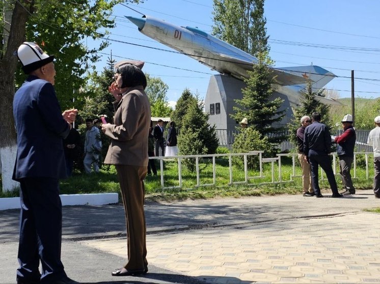 Памятник героям Великой Отечественной отреставрировали в Кыргызстане