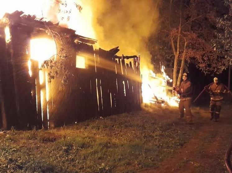 В Старожиловском районе Рязанской области сгорели сараи