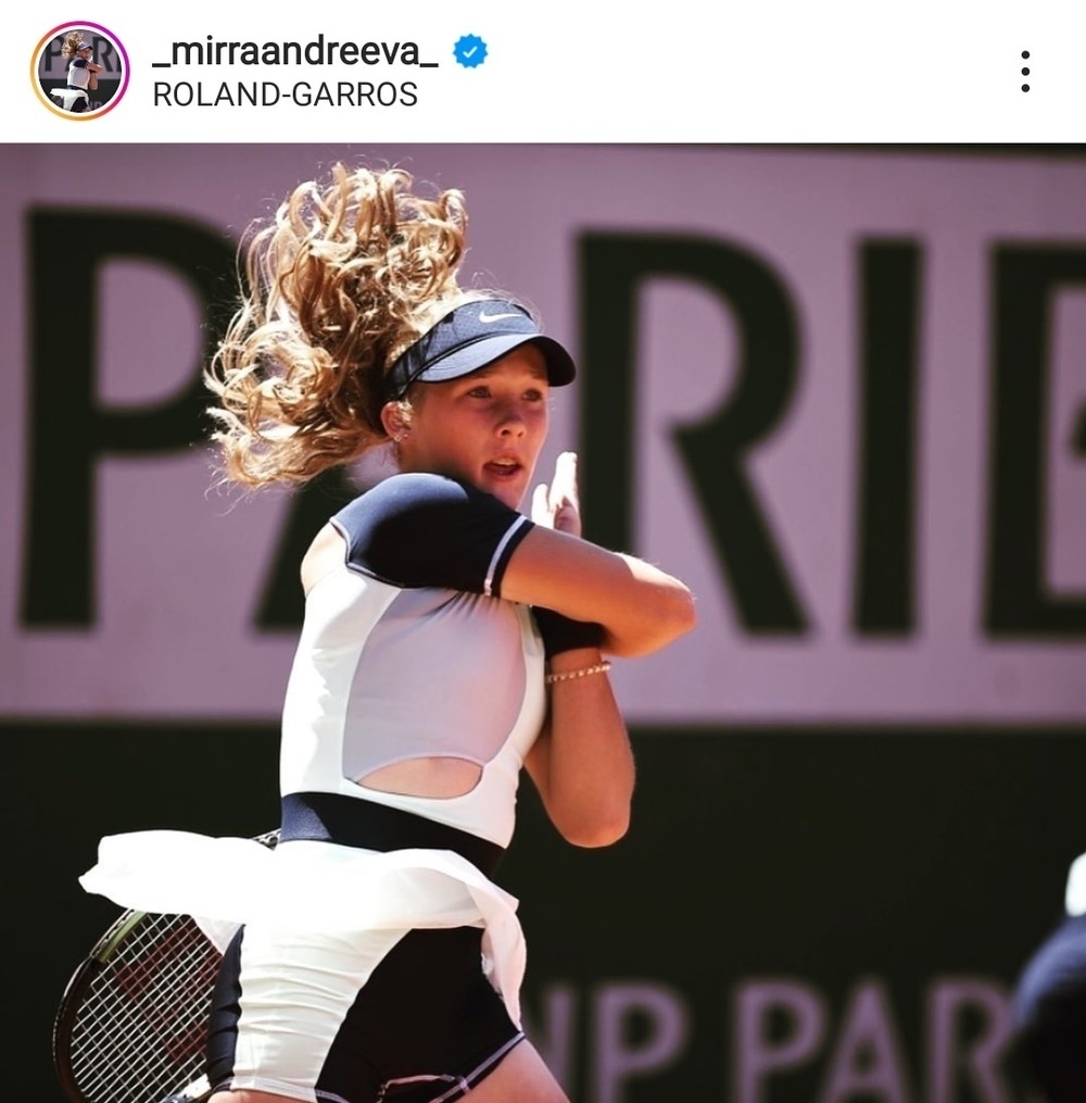Андреева пробилась в основную сетку "Ролан Гаррос": фото талантливой теннисистки