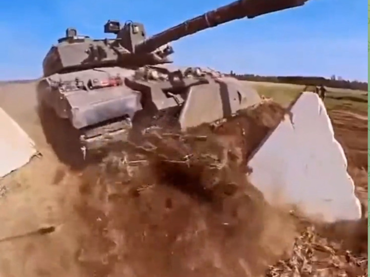 ВСУ научились применять британские танки против российских укреплений из железобетона