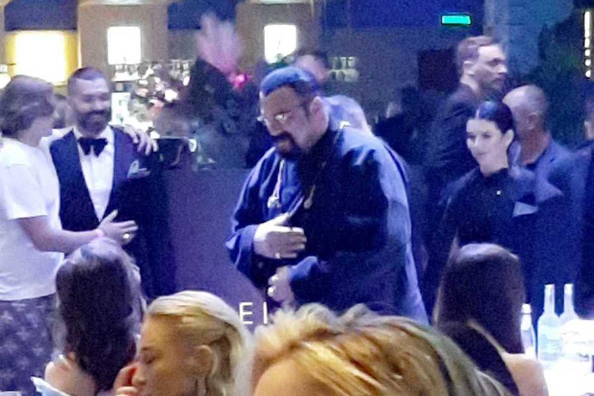 Steven Seagal appeared at a closed presentation in the center of Moscow: filming the actor was banned