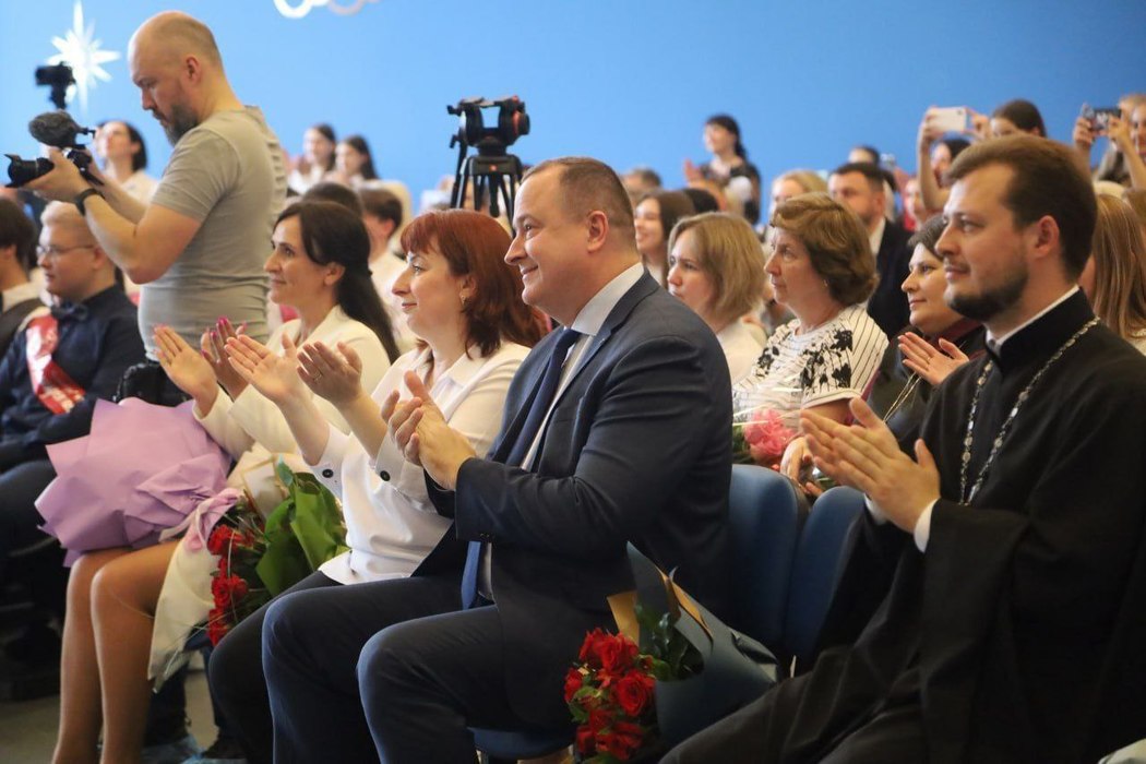 В школах городского округа Серпухов прозвенели Последние звонки