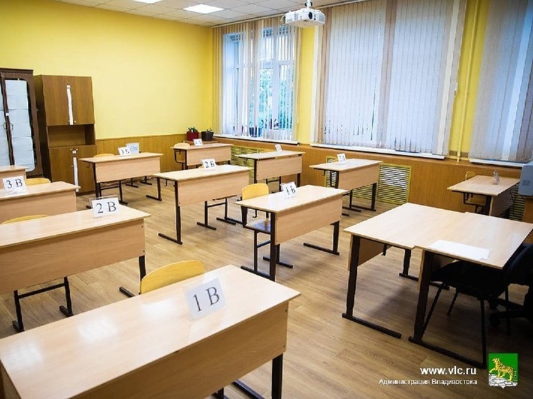 Сегодня в школах Приморья выпускники сдают ЕГЭ 2023