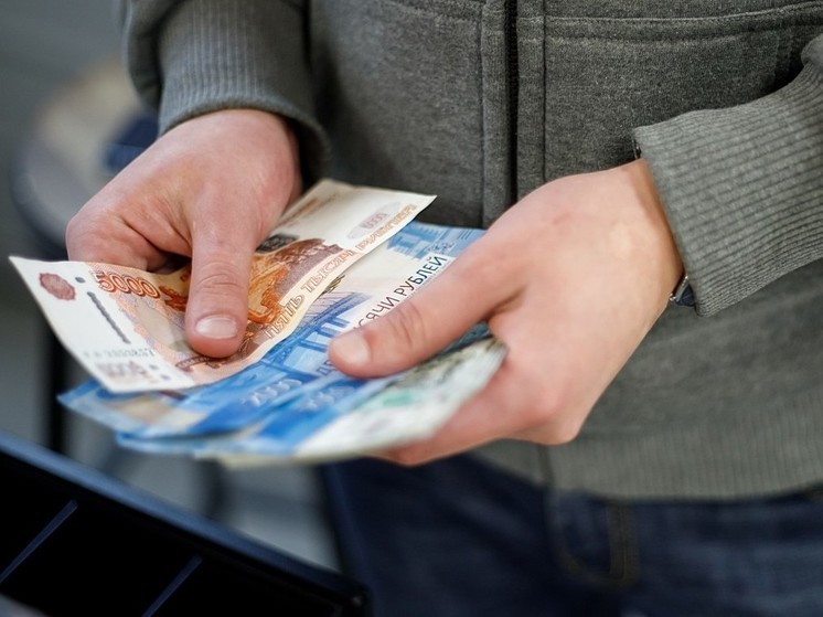 Более миллиона рублей обманом выманили мошенники у жителей Псковской области за два дня