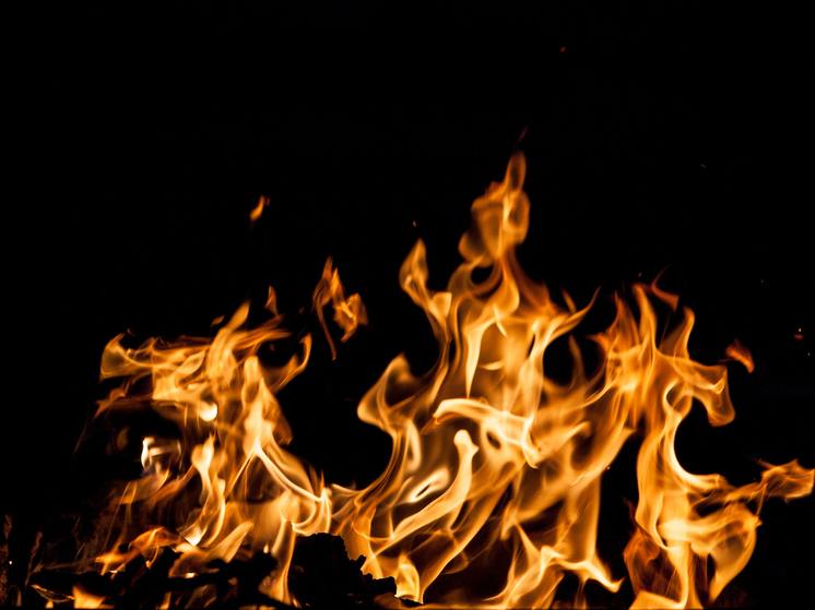 Женщина сгорела на пожаре в районе Карелии