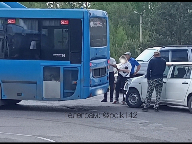 ДТП с участием пассажирского автобуса произошло в Кузбассе