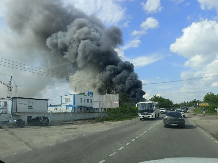 26 мая в Рыбном произошёл пожар в районе асфальтобетонного завода