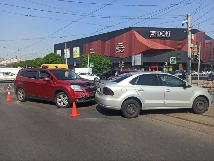 В Калининграде в ДТП на улице Черняховского пострадала пассажирка Volkswagen