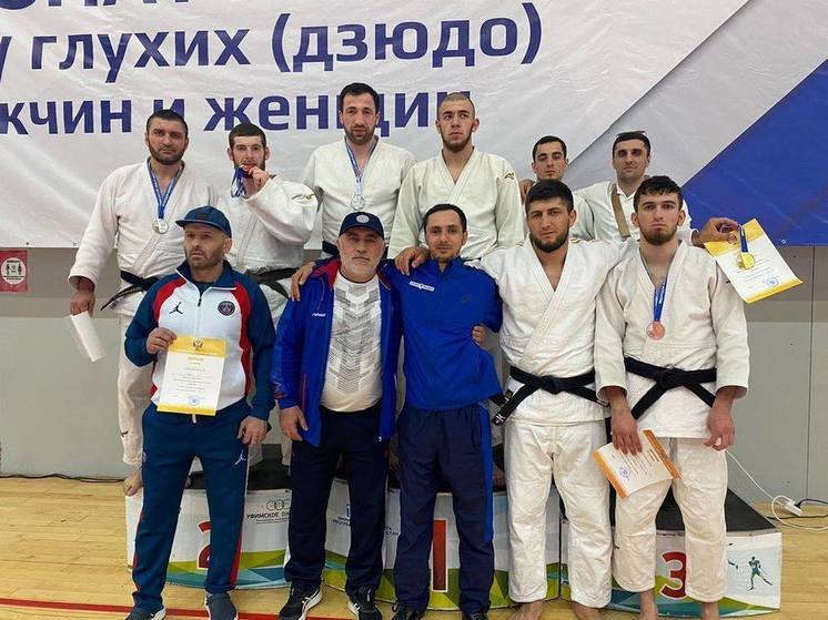 Сборная команда Дагестана по дзюдо среди глухих завоевала 8 медалей