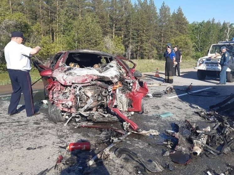 В страшном ДТП в Омской области погибли 5 человек