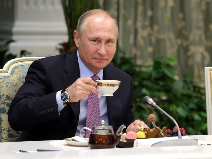 Путин попробовал иван-чай