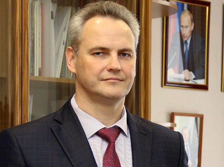 Больше всех за 2022 год среди руководителей вузов края заработал ректор Алтайского госуниверситета Сергей Бочаров