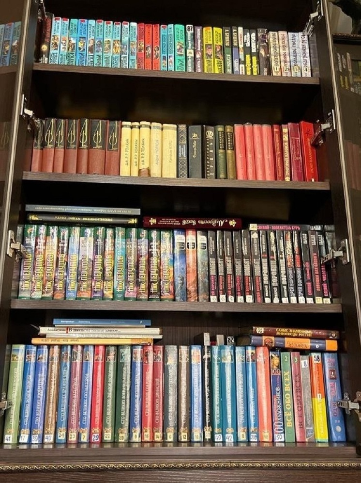 «Особая гордость»: в семейной библиотеке мэра Красноярска хранится более 7 тысяч книг