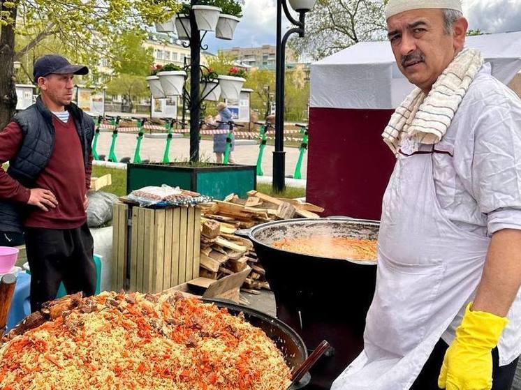 Фестиваль кухонь «Чита хлебосольная» начался на площади Ленина