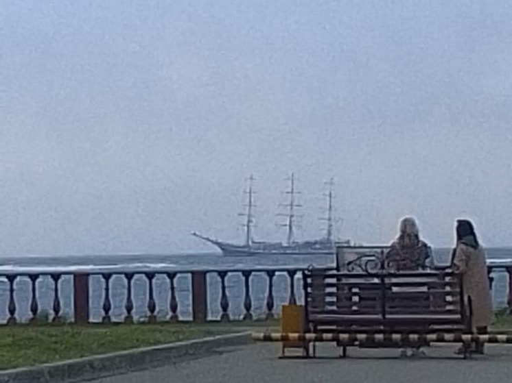 Парусник «Паллада» зашел в Морской порт Невельск