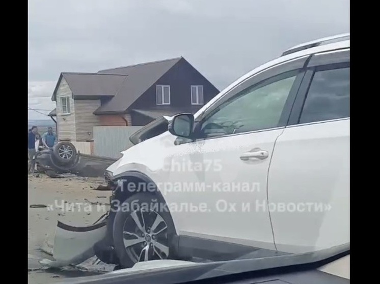 Два человека пострадали в ДТП Infiniti и Toyota RAV4 в Забайкалье