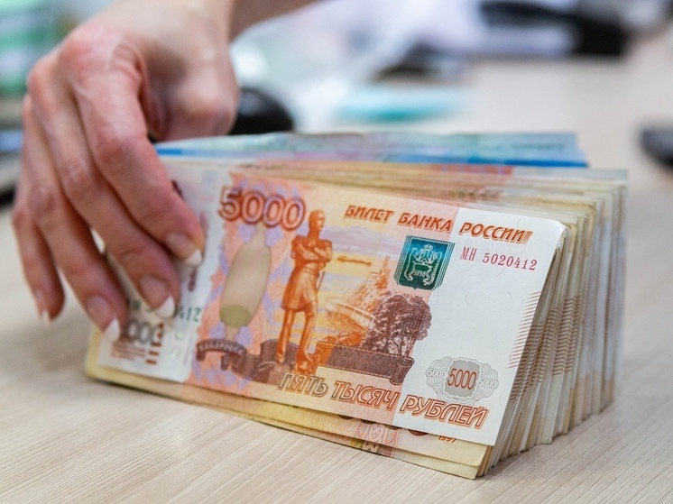 В Омской области учительница обогатила мошенников на 2,7 миллиона рублей