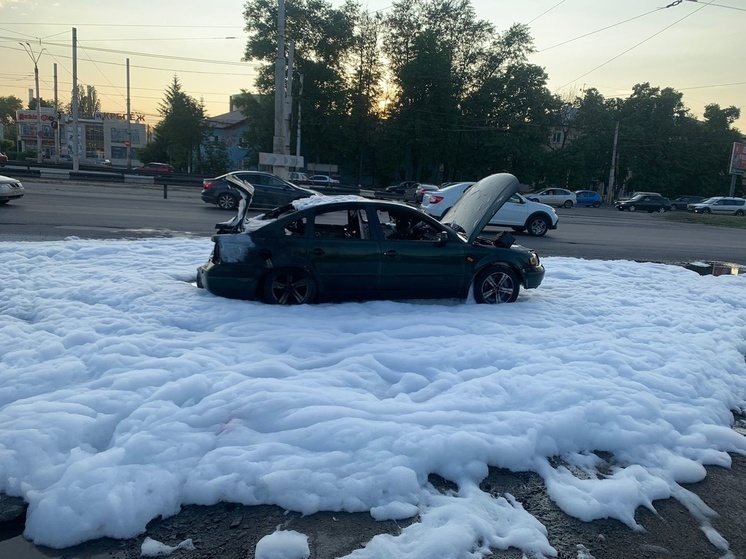 В Курске на пожар на Льговском повороте скорая помощь ехала через дорогу 10 минут