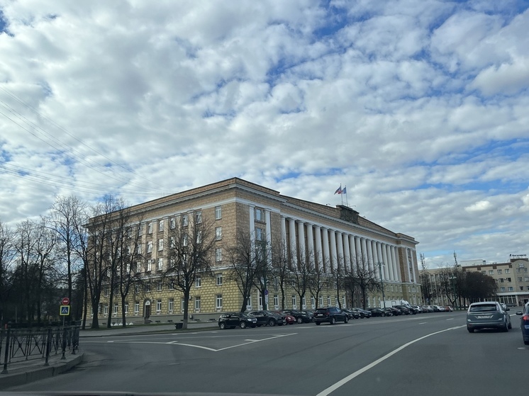 Старшеклассники из Старой Руссы побывали в Новгородской областной думе