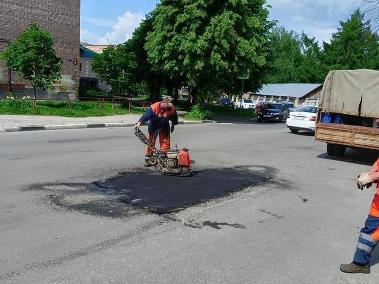 За неделю в Рязани отремонтировали 880 квадратных метров дорог