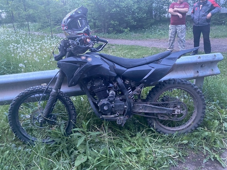 Несовершеннолетний мотоциклист протаранил автомобиль в Тверской области