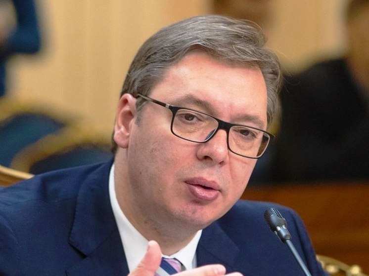 Вучич заявил об уходе с поста лидера правящей партии Сербии