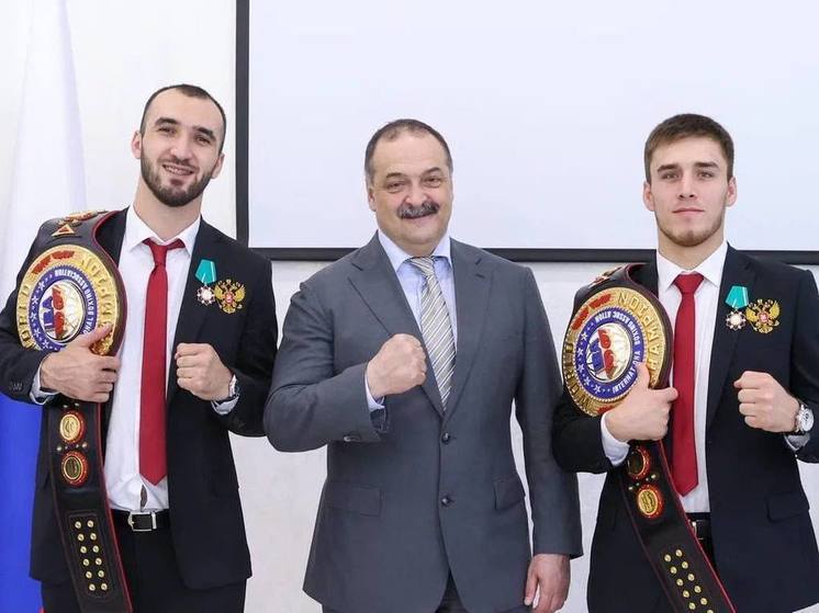 Глава Дагестана пообщался с чемпионами мира по боксу