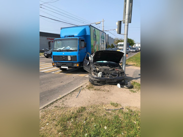 В Калининграде на Миклухо-Маклая Nissan сбил 17-летнего пешехода