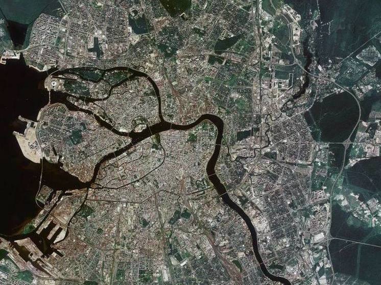 «Роскосмос» показал спутниковые фото Петербурга в честь 320-летия города