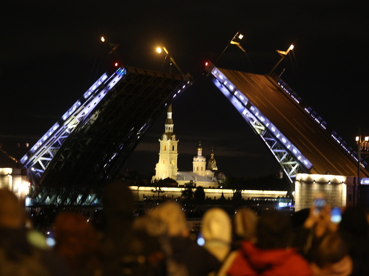 Дворцовый мост разведут ровно в полночь 28 мая под «Гимн Великому городу»