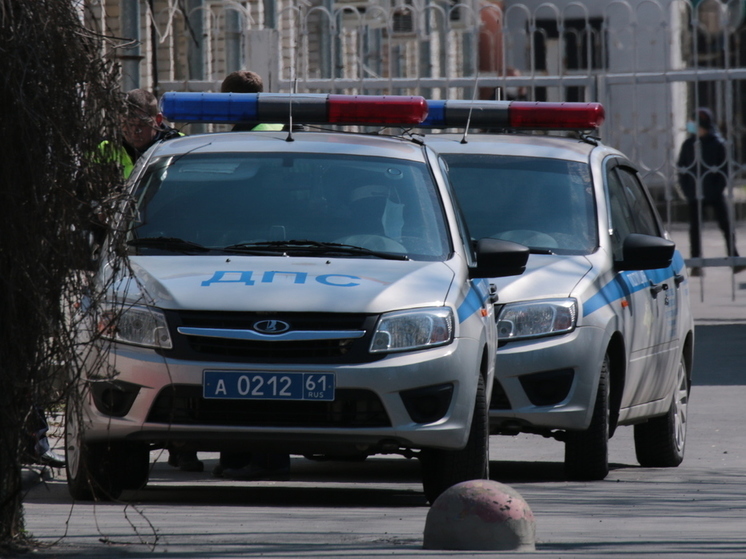 В Ростове женщина пыталась перебежать дорогу и погибла в ДТП