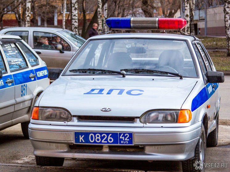 Автомобилист сбил ехавшего на самокате ребёнка в Кемерове